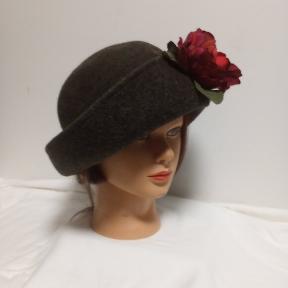***SOLD*** Gray Felted Wool Derby Hat with Burgundy Red Silk Flower - Picture 4 of 11